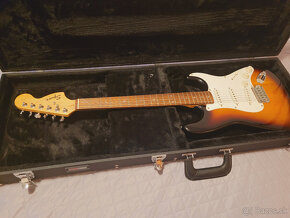 Fender SQUIER STRAT r.v. 2001 - 3