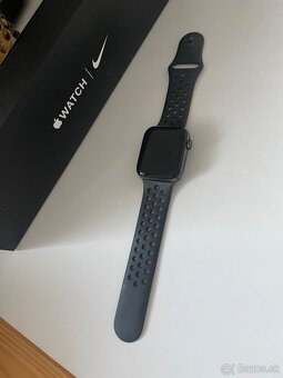 Apple Watch SE 44mm - 3