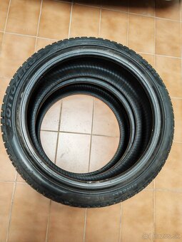 Predám 2ks zimné pneumatiky zn. Pirelli 245/40 r19 - 3