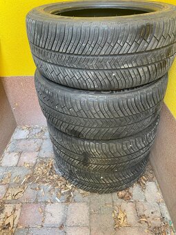 Predam zimné gumy 255/45r19 - 3