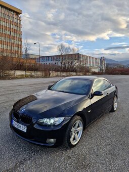 BMW e92 320i coupe manuál - 3