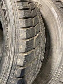 Predám zimné pneu 235/70R16 106S - 3