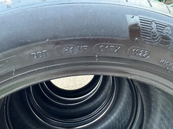 Michelin Pilot Sport 4 225/50 ZR18 99Y - 3