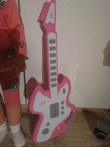 Velka babika  80 cm s hrajucou gitarou - 3