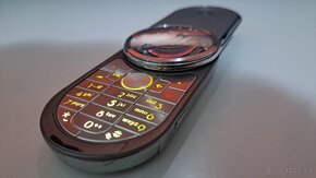 MOTOROLA AURA NOKIA 8910i - 3