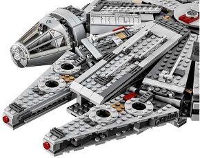 LEGO Star Wars Millennium Falcon (75105) - 3