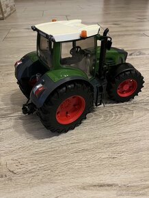 Bruder Fendt traktor + vlečka - 3