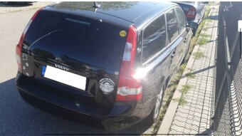 Rozpredám na náhradné diely Volvo V50 2005 - 3