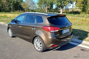 KIA Carens 1.7 CRDi 136k EX 7m A/T - 3