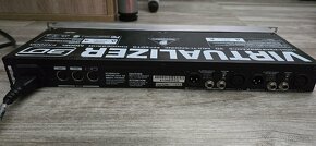 Behringer FX2000 - 3D mulitiefektový procesor

 - 3