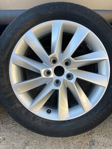 Predám elektróny 5x112R17Skoda Superb 215/55R17 Letné - 3