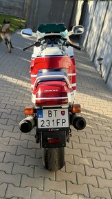 Honda CBR 1000 f sc24 - 3