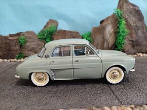 Prodám model 1:18 Renault daupine 1958 - 3