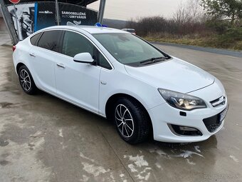 Opel Astra NOTCHBACK TURBO 1.4 103kw, r.v. 2013 - 3