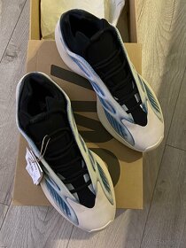 Yeezy 700 V3 Kyanite - 3