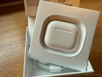 Apple AirPods (3. generácia) s MagSafe nabíjacím puzdrom - 3