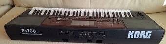 Korg pa 700 - 3