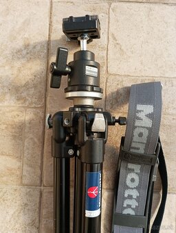 Manfrotto 190B Pro Tripod + guľová hlava + popruh / 100€ - 3