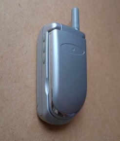 MOTOROLA V50 (svetlošedá/strieborná) - 3