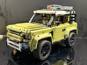 Lego Technic Land Rover Defender 42110 - 3