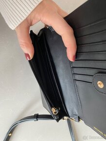 Michael Kors kožená crossbody s priečinkom na mobil - 3