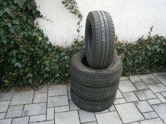 Predám 4x zimné pneu Kleber 215/65 R15C 104/102T - 3