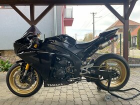 Yamaha YZF-R1 - 3