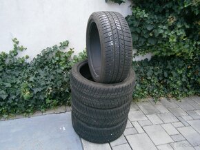 Predám 4x zimné pneu Barum 235/40 R19 96VXL - 3