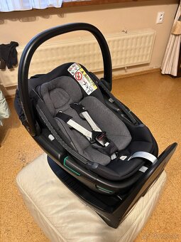 MAXI-COSI Coral 360 + základňa MAXI-COSI FamilyFix 3 - 3