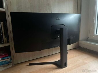 34" Xiaomi Mi Curved Gaming Monitor (144hz, QHD) - 3