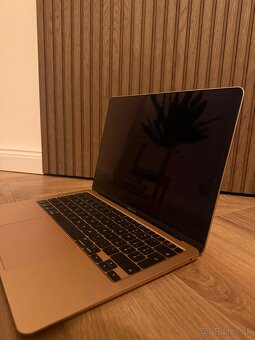 Macbook Air 13’’ zlatý 2020 - 3