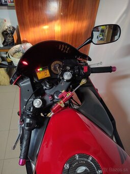 Honda CBR 600f4i - 3