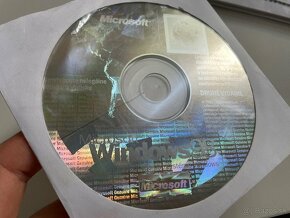 Windows XP Professional Service Pack 1a + CD Windows 98 - 3