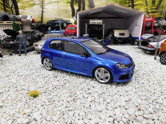 model auta VW Golf 6R modrý Otto mobile 1:18 - 3