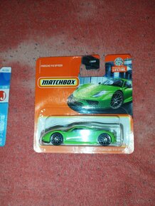 Hot wheels a Matchbox - 3