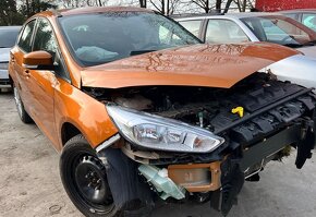 Rozpredám diely Ford Focus mk3 lift HB 1.6i IQDC 2018 - 3