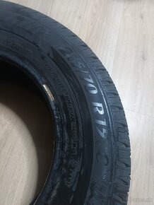 215/70r15C - 3