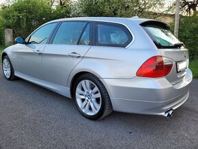 BMW 330xi Manuál - 3