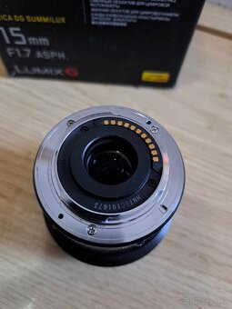 Panasonic Leica DG Summilux 15mm f/1.7 Aspherical - 3