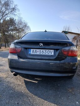 Zadok BMW E90 r,v,2005 pred FL - 3