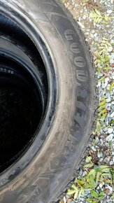 205/60R16. 92H. Goodyear zimné - 3