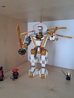 Lego Ninjago zlatý robot 71702 - 3