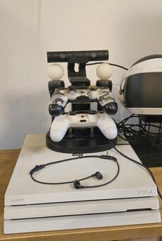 PS4 pro 1 TB + VR - 3