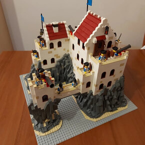 Lego MOC Pirat Pevnost Lorda Igtorna - 3