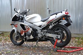 Kawasaki ZX-6R, 32tkm, 2.majitelé, barva Galaxy Silver - 3