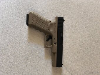 Airsoft glock - 3