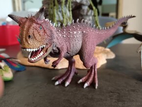 Schleich - Dinosaury v jaskyni

Zvieratá Plastové 

 - 3