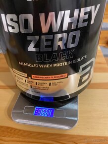 Iso Whey Zero Black jahoda - 3