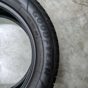 Zimné pneumatiky 235/55 R17 GOODYEAR DOT1920 - 3