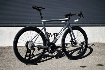 BMC TeamMachine SLR01, Shimano Di2 2x12 Disc, Elite - 3